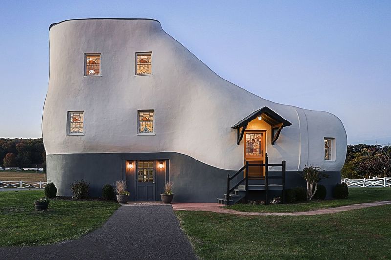 The Haines Shoe House: A Giant Step into Roadside History The Haines Shoe House: A Giant Step into Roadside History