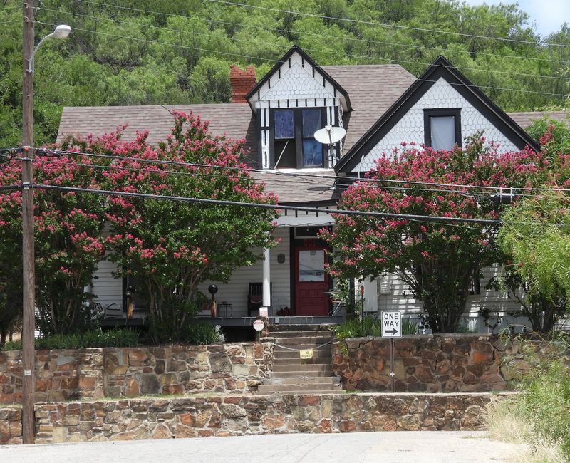 The Haunted Hill House (Mineral Wells) The Haunted Hill House (Mineral Wells)