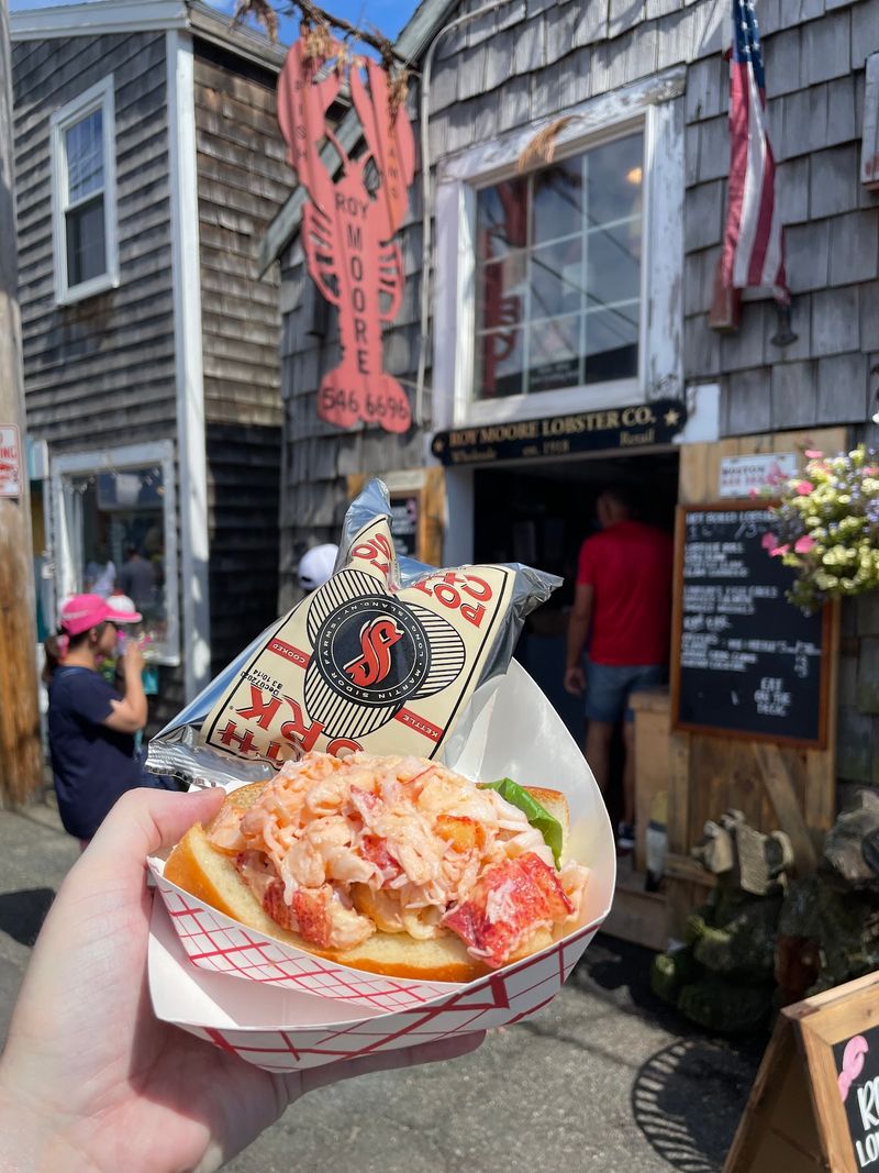 The Lobster Roll Is The Reason Everyone Squeezes Down This Narrow Lane The Lobster Roll Is The Reason Everyone Squeezes Down This Narrow Lane