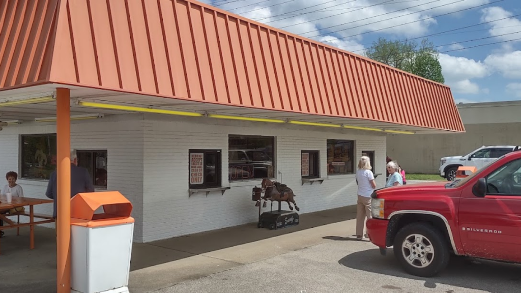 This Old-School Tennessee Roadside Gem Has Been Serving Up Legendary Slaw Dogs Since 1967