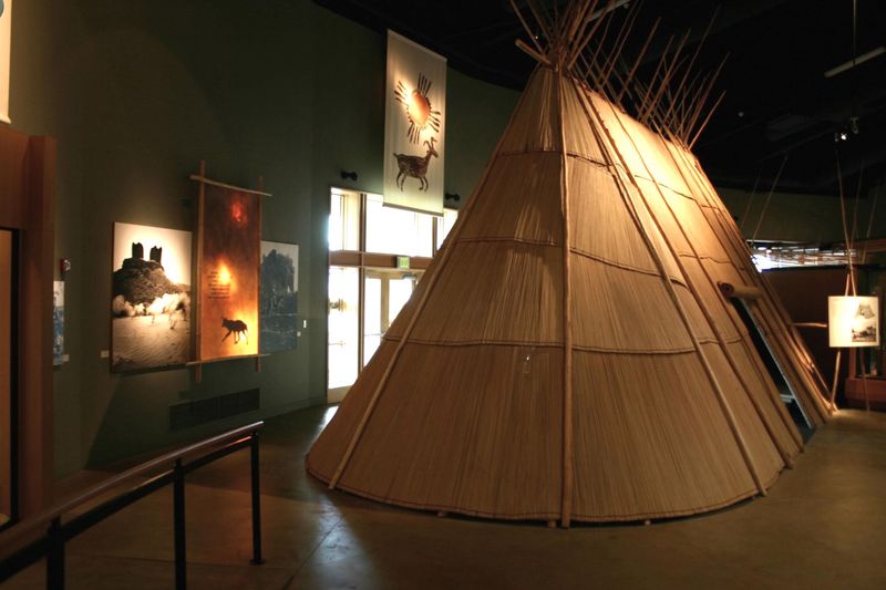 Thoughtful Displays and a Welcoming Atmosphere Thoughtful Displays and a Welcoming Atmosphere
