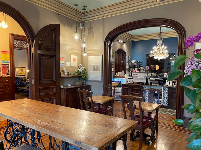 ThreeBirds Coffee House, Easton