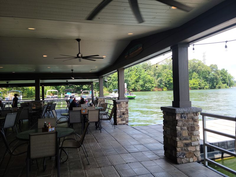 Thursday Nights Turn the Dock Into a Singing Stage
