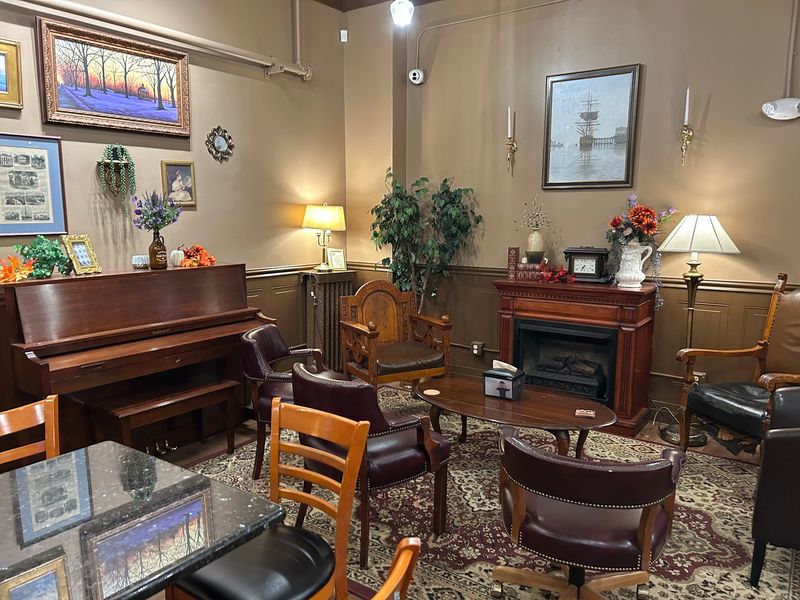 Tremont Street Outside, Room to Settle Inside