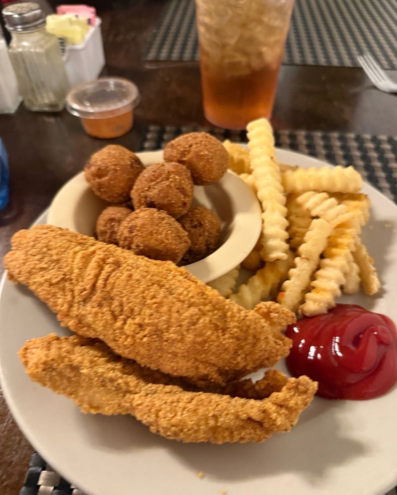 Trudie's Catfish Cabin, Millington, TN