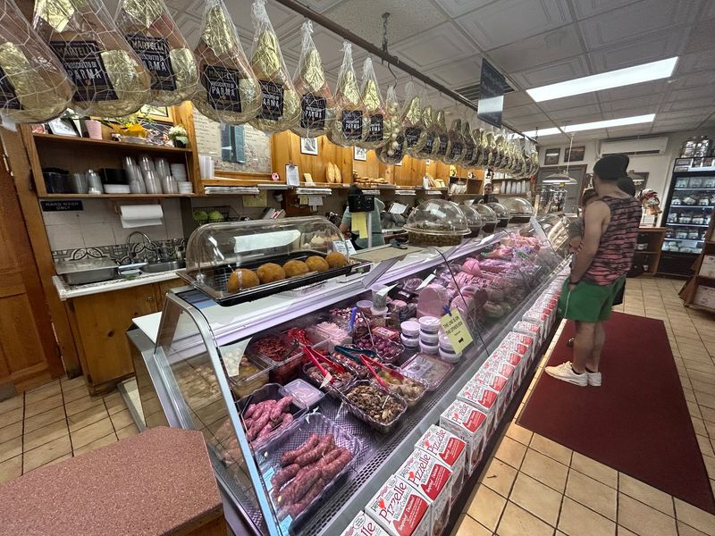 Tutto Italiano: Hyde Park’s Holiday Table Builder