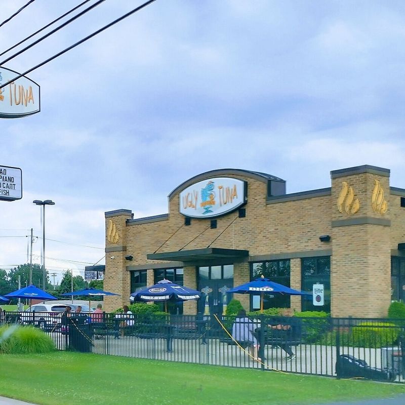 Ugly Tuna Tavern Delivers Seafood With Plenty Of Personality