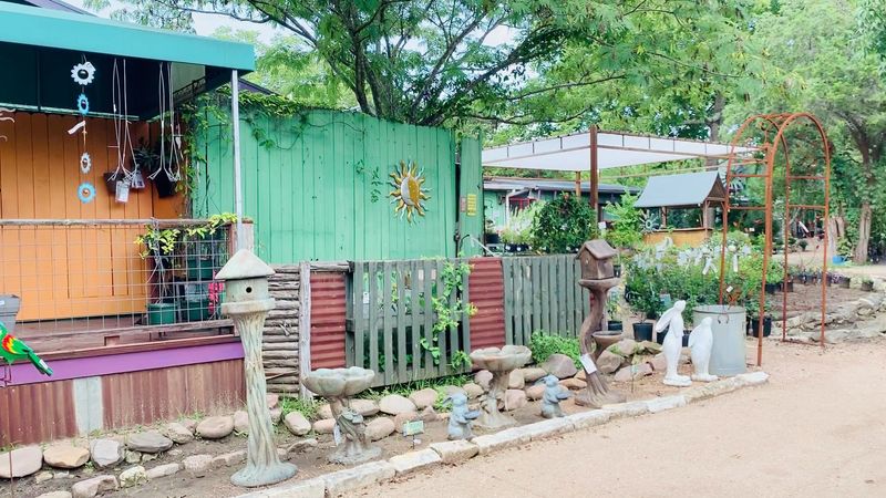 Walking Trails and Demonstration Gardens Walking Trails and Demonstration Gardens