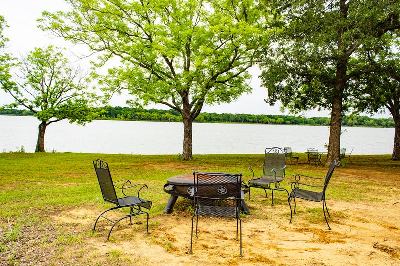 Waterfront Hideaway Ranch