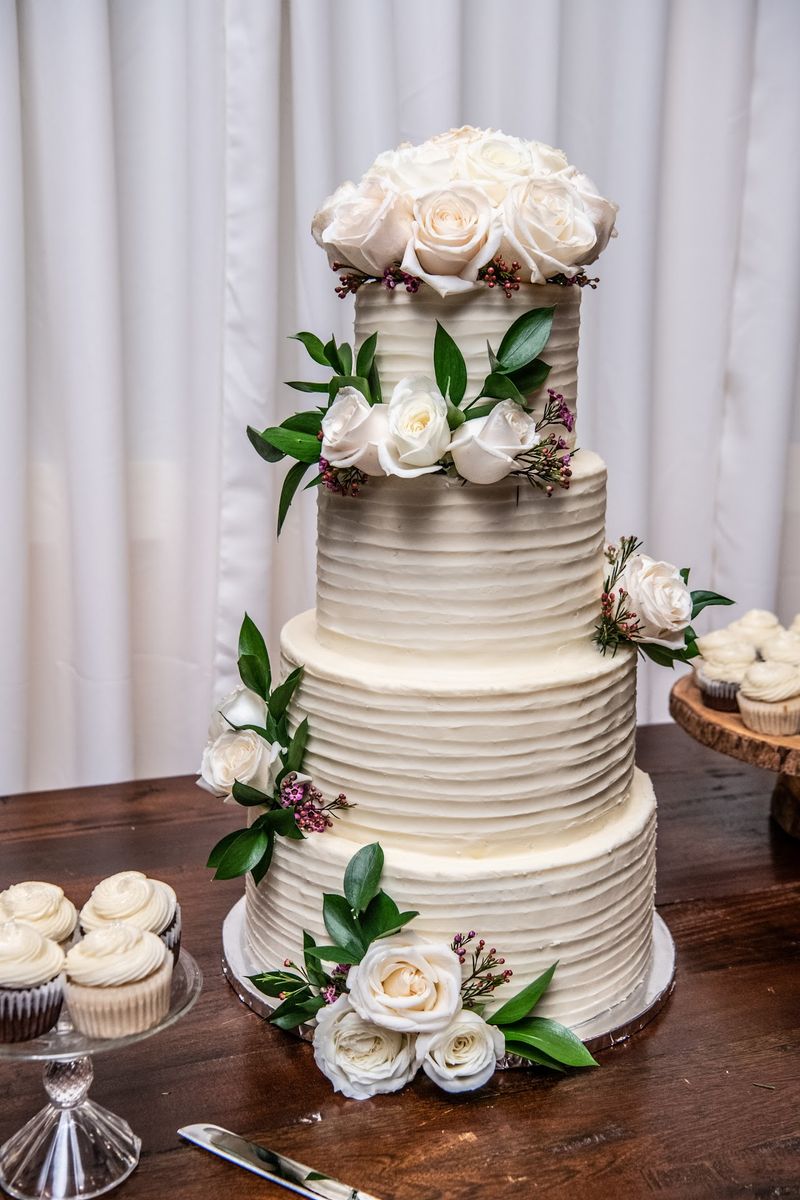 Wedding Cakes Without the Worry