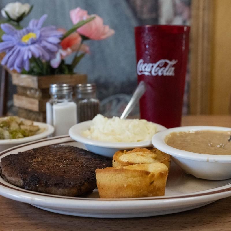 What's on the Menu at Loretta Lynn's Kitchen? What's on the Menu at Loretta Lynn's Kitchen?