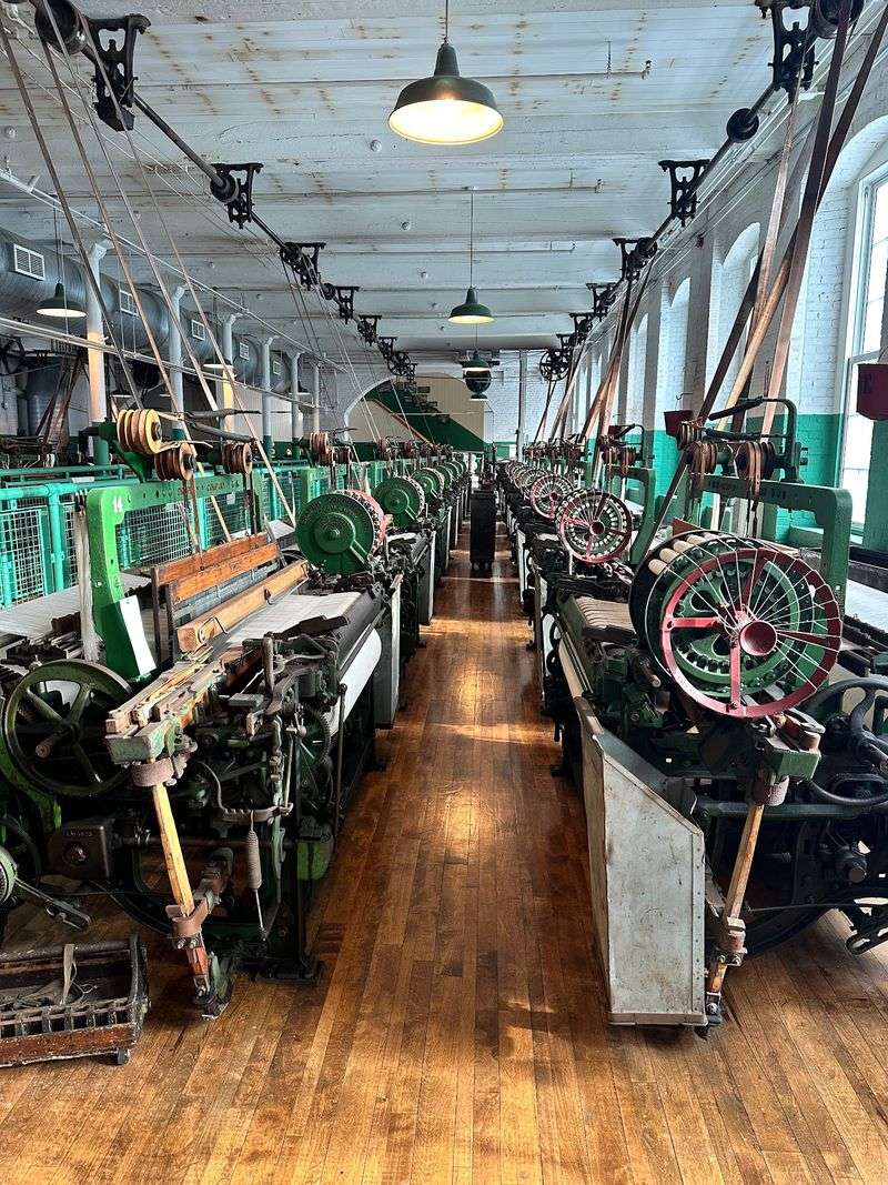 When the Looms Start, the Room Changes When the Looms Start, the Room Changes