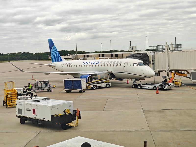 Which Tennessee Airport Offers The Better Overall Value?