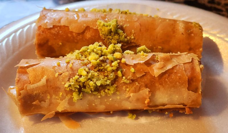 That Surprise Dessert Might Be the Sweetest Welcome in Illinois That Surprise Dessert Might Be the Sweetest Welcome in Illinois