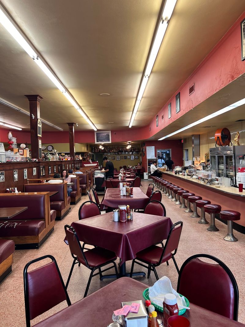 Yale Street Grill