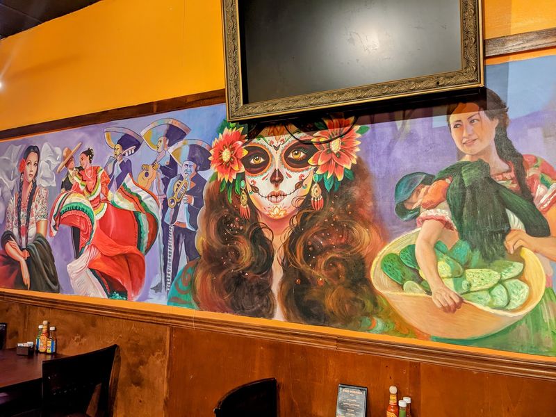 Tres Nopales (Urbana) Tres Nopales (Urbana)