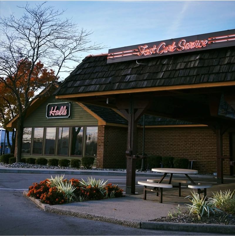 Don Hall's Hollywood Drive-In (Fort Wayne)