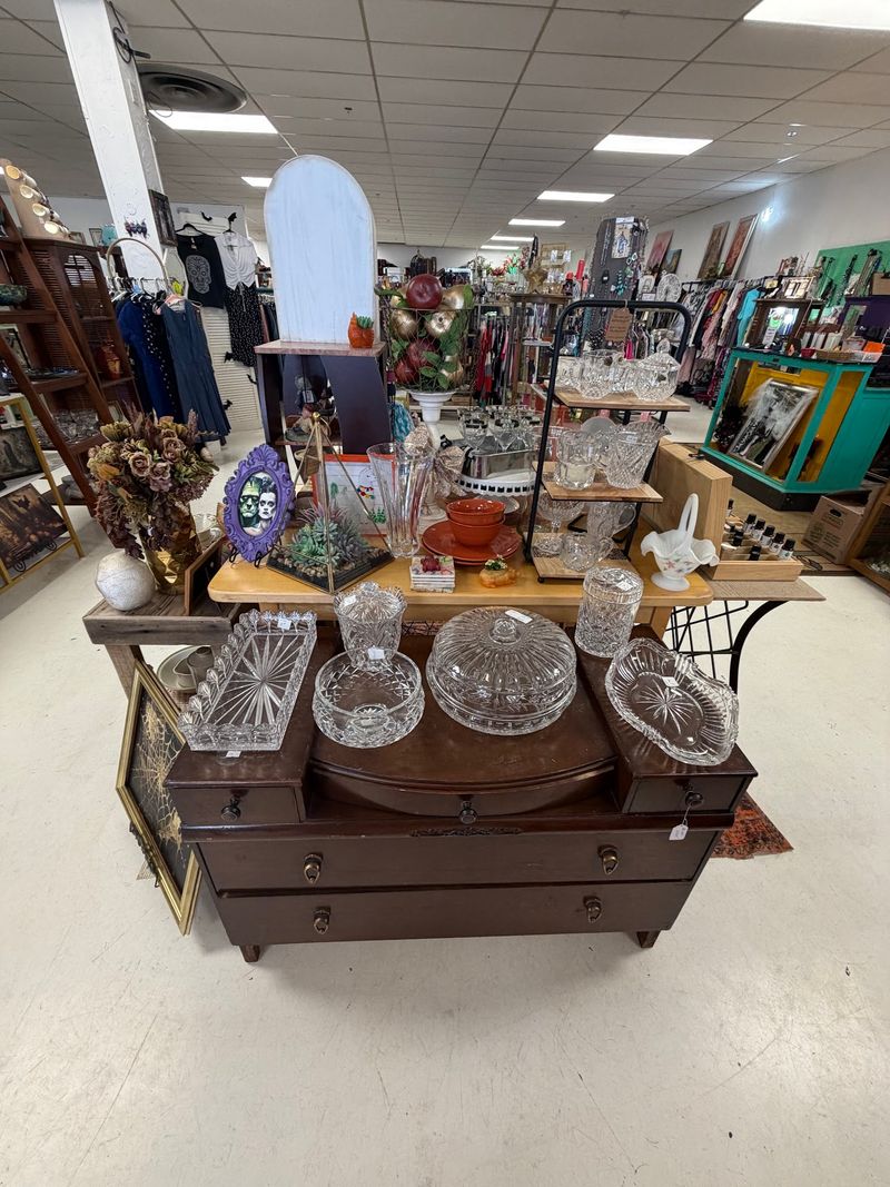 Zen’s Mega Thrift Shop