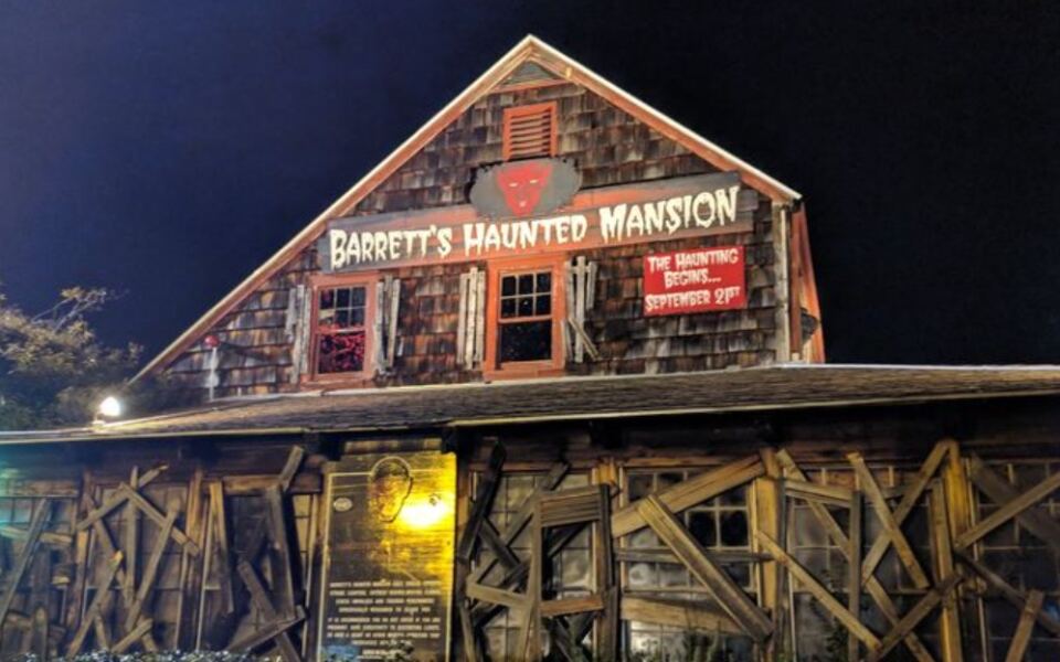 A Terrifying Abandoned Motel Awaits Inside This South Shore Massachusetts Halloween Attraction