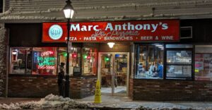 A Tiny Massachusetts Coastal Village Has A Pizzeria People Keep Coming Back To