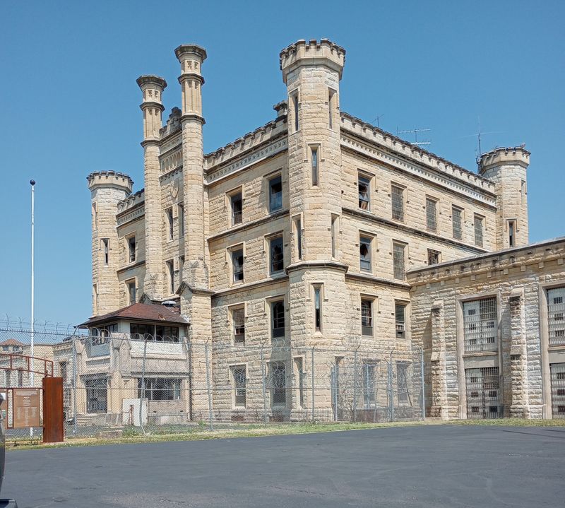 Limestone Walls That Look Like a Castle Gone Wrong