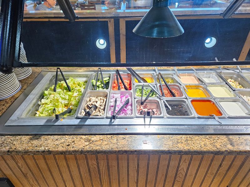 The Salad Bar Deserves More Respect Than It Gets The Salad Bar Deserves More Respect Than It Gets