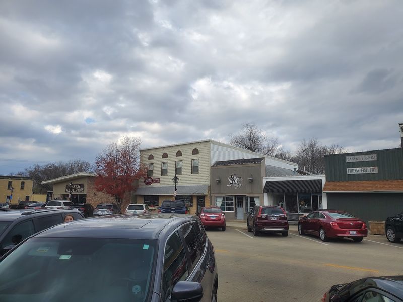 Antique Hunting Through Rockton's Treasure-Packed Shops Antique Hunting Through Rockton's Treasure-Packed Shops