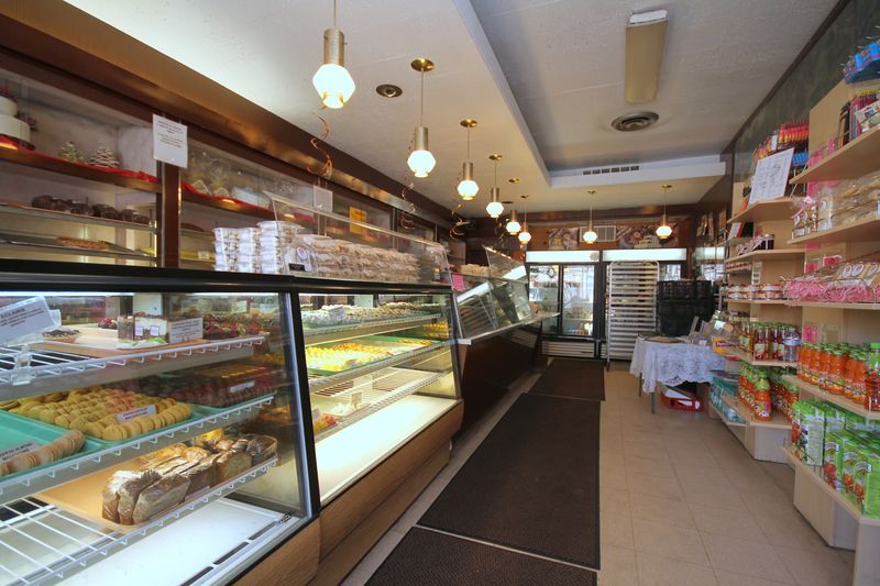 Beat the Closed Sign With a Smarter Visit