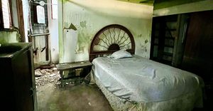 Even Ghost Hunters Get Nervous Inside This Abandoned Texas Hospital