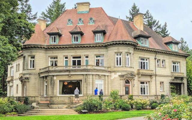 Portlanders Saved Pittock Mansion From the Wrecking Ball, and Its Mount Hood View Is Still Free
