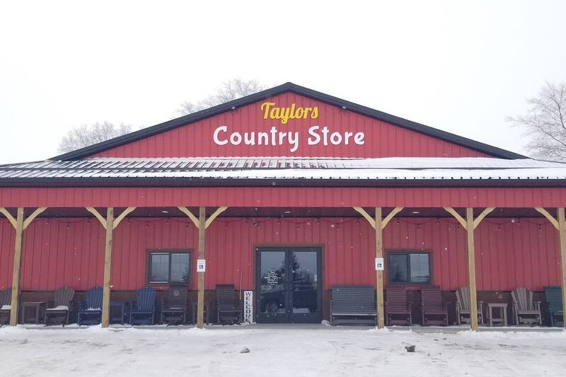 This Minnesota Amish Bulk Foods Store Hides Shelves Of Old-Fashioned Country Treasures