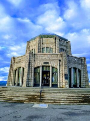 This Stone Oregon Landmark Turns a Simple Roadside Stop Into a Front-Row Seat to the Columbia River Gorge