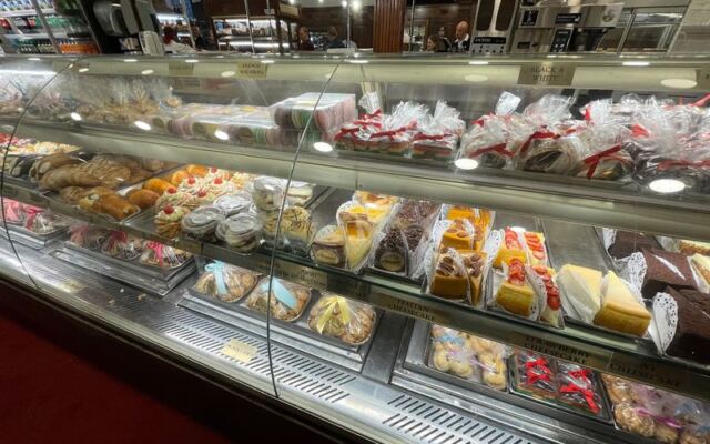 The Little Italy Bakery Where Five Generations Have Filled Pastry Shells On The Same Block Since 1892