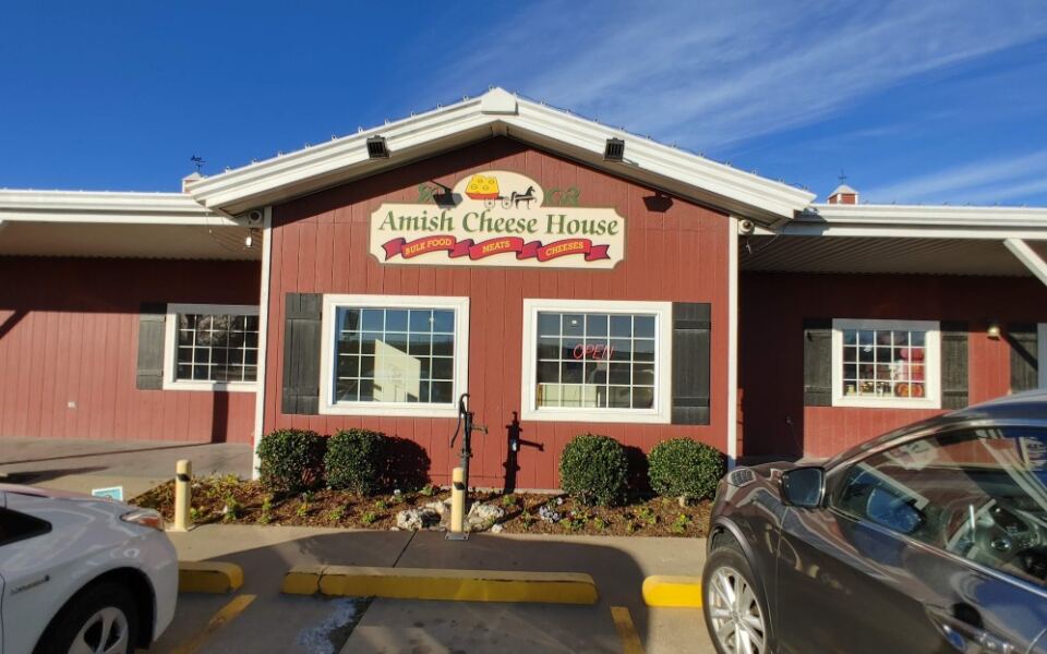 Past Miles Of Back Roads, This Oklahoma Amish Market Rewards You With Scratch Pies And Deli Sandwiches