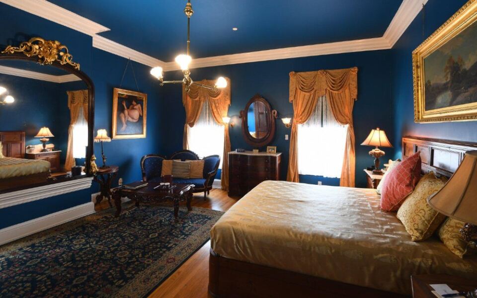 7 Historic New Jersey Inns With Ghost Stories Attached to Specific Rooms