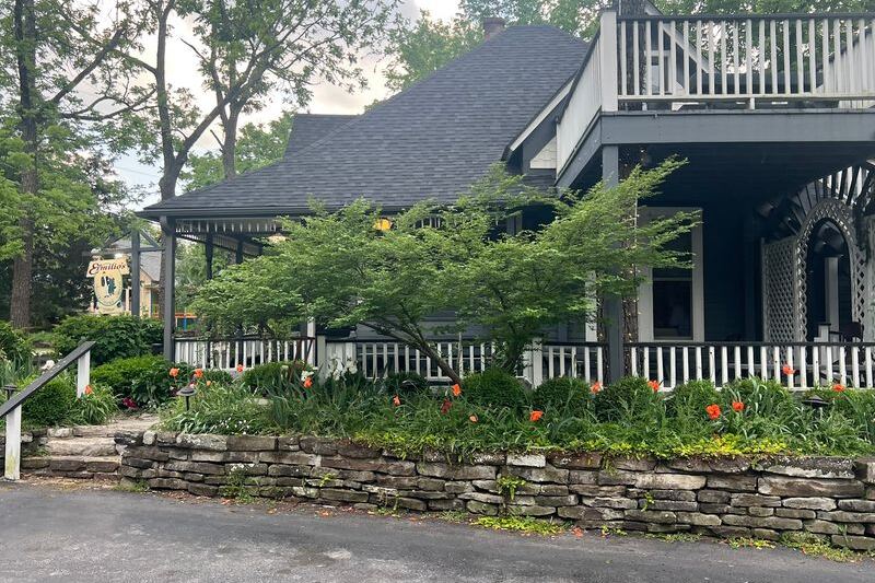 10 Eureka Springs Restaurants Locals Send Their Friends To Before The Fall Crowds Arrive