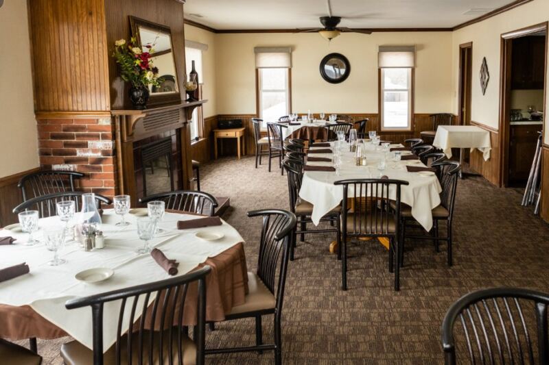 7 Old-School Illinois Steakhouses Where Families Can Still Get a Relish Tray Before Dinner