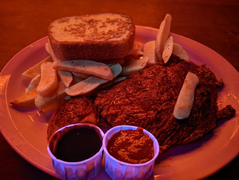 Locals Champion This Oregon Restaurant’s $28 Steak Over Portland’s $60 Dinner Menus