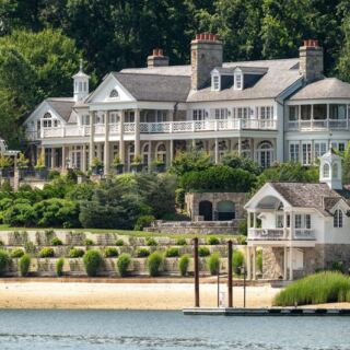 The Long Island Beach Where New Yorkers Rake Up Their Own Clam Dinner At Low Tide
