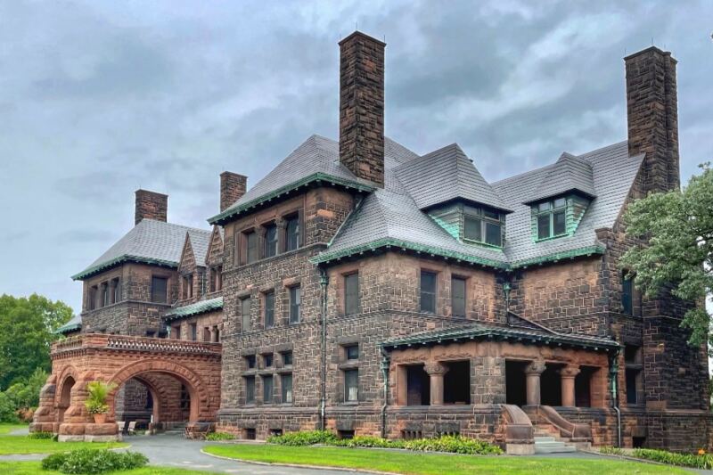 Step Inside This Beautiful Minnesota Mansion That Most Locals Drive Right Past