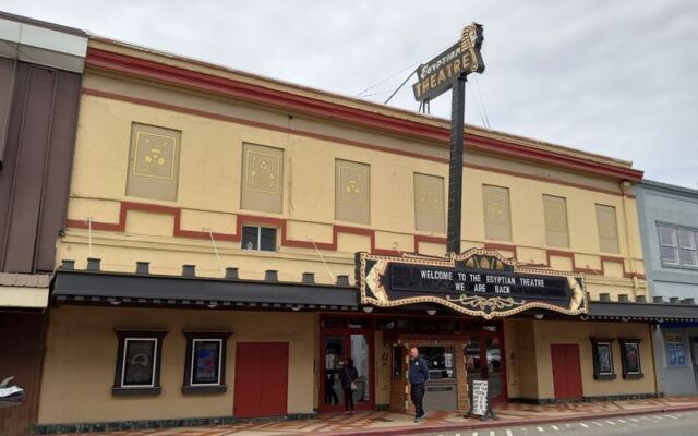 Oregon Has a 1930s Movie Palace Where the Architecture Still Steals the Show From the Film