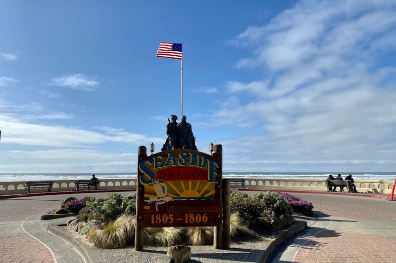 This Oregon Town Got So Popular With Tourists That Locals Now Skip Their Own Downtown