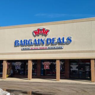 This Illinois Bin Store Is Packed With Surprisingly Affordable Finds Worth Digging For
