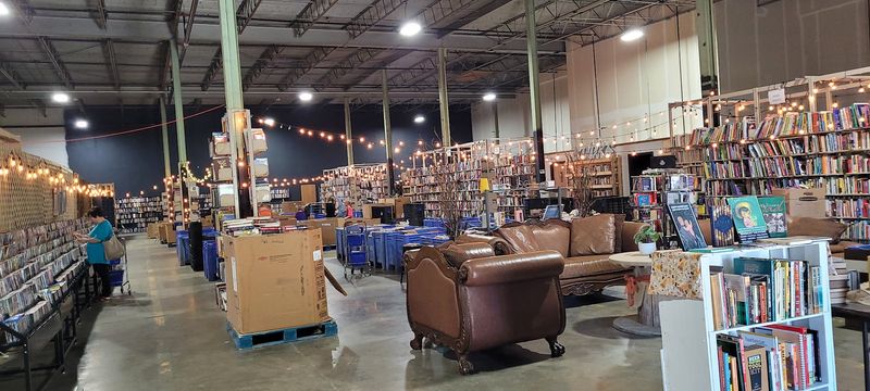 This Massive Arkansas Used Book Warehouse Is Where One Quick Stop Becomes An Entire Afternoon