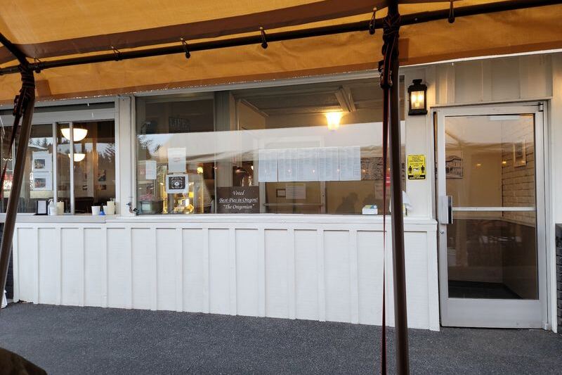 Oregon’s 24-Hour Pie House Serves Lemon Meringue That Hits Different at Midnight