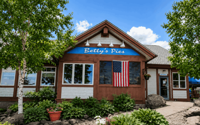 Order The Five-Layer Chocolate Pie At This North Shore Minnesota Stop And You’ll Get The Hype
