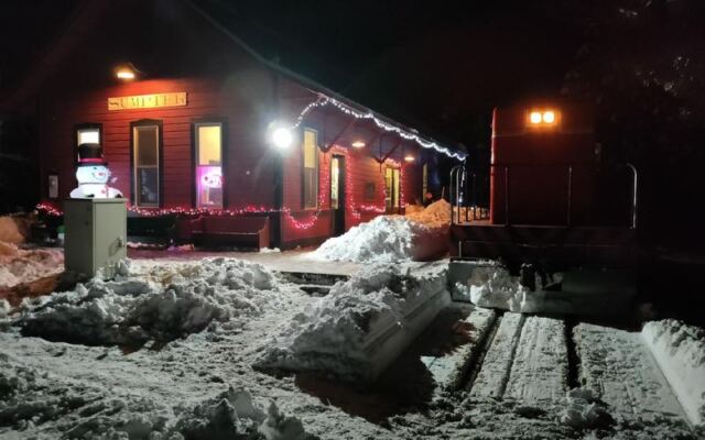 This Tiny Oregon Town Seems Sleepy Until You Find Out Why Visitors Keep Showing Up