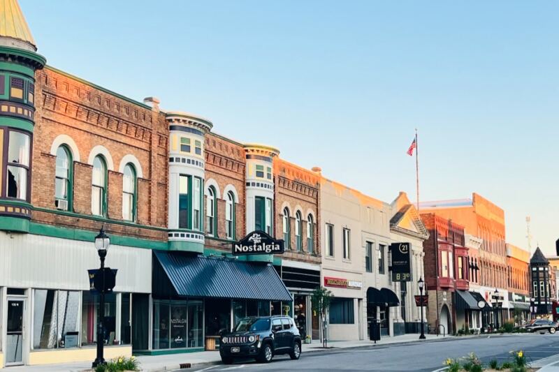 Life Moves Slowly and Costs Less in This Pretty Small Illinois Town Where Retirees Live on Social Security