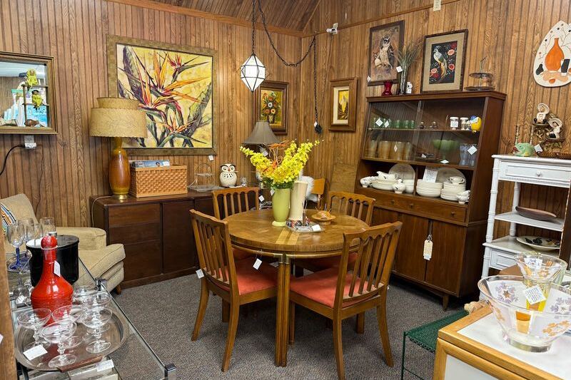 Vintage Collectors Across Minnesota Hunt For Treasures At These 8 Antique Shops Worth The Drive