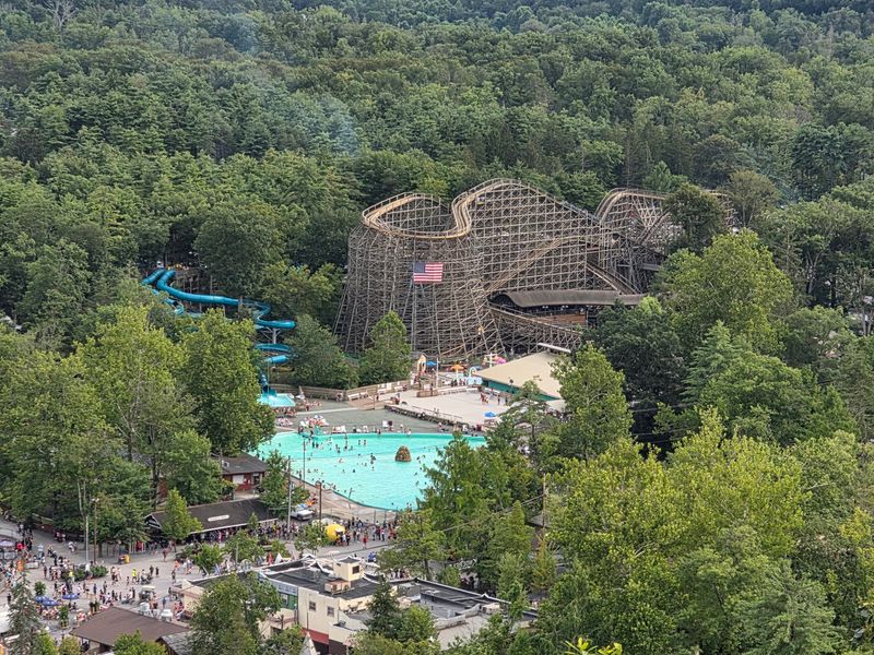 This Century-Old Pennsylvania Amusement Park Still Lets You Walk In Without Paying A Dime
